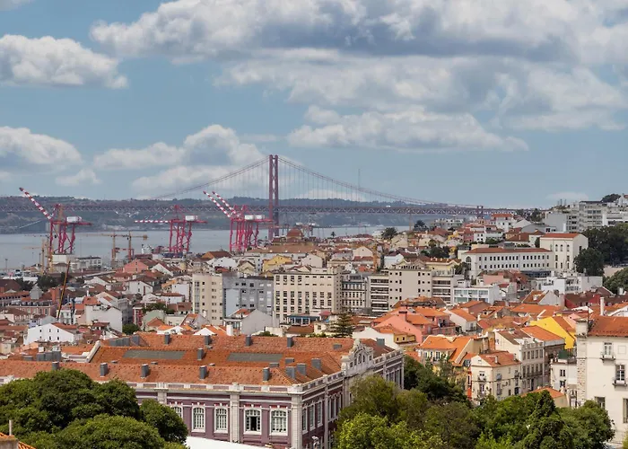 Beguest Bairro Alto View * Lisbona